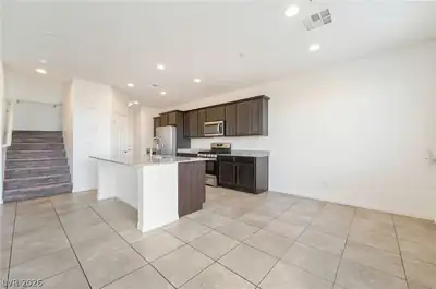 1270 Smokey Valley Lane, Henderson, NV 89002 Kitchen