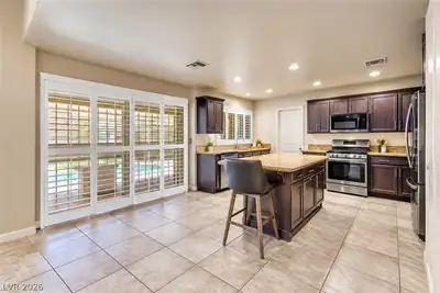 3368 Huntington Crest Court, Las Vegas, NV 89117 Kitchen