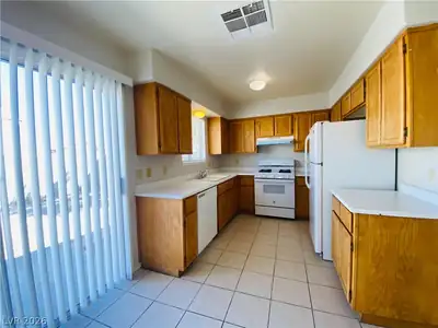 8224 Carmen Boulevard, Las Vegas, NV 89128 Kitchen