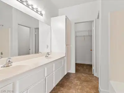 251 South Green Valley Parkway 5111, Henderson, NV 89012 Primary Bathroom