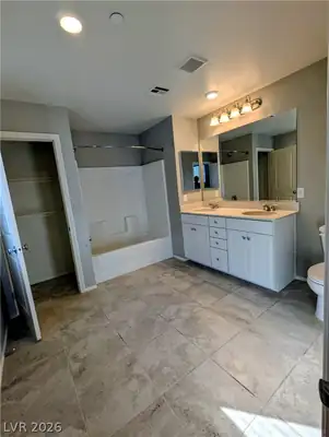 2850 Alenga Street, Henderson, NV 89044 Primary Bathroom