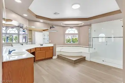 2704 TIMBER CROSSING Court, Henderson, NV 89074 Primary Bathroom