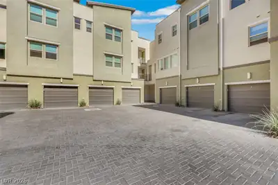 11258 Essence Point Avenue 206, Las Vegas, NV 89135 Parking