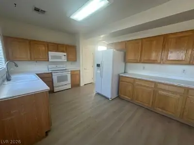 1456 Verde Triandos Drive, Henderson, NV 89012 Kitchen
