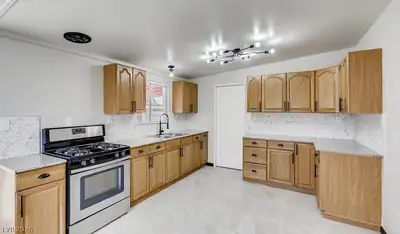 3113 Lava Avenue, Las Vegas, NV 89101 Kitchen