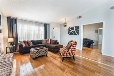 901 Shifting Sands Drive, Las Vegas, NV 89108 Living Room