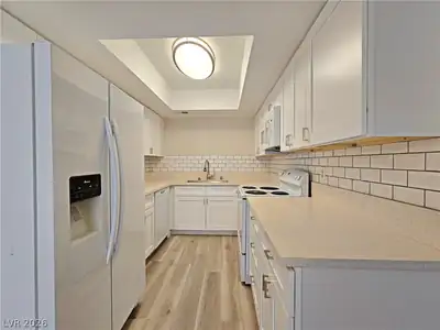 1025 Willow Tree Drive A, Las Vegas, NV 89128 Kitchen