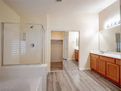 5977 Sierra Medina Avenue, Las Vegas, NV 89139 Primary Bathroom