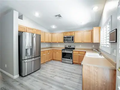 5977 Sierra Medina Avenue, Las Vegas, NV 89139 Kitchen