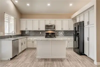 2503 Hollow Oak Avenue, North Las Vegas, NV 89031 Kitchen