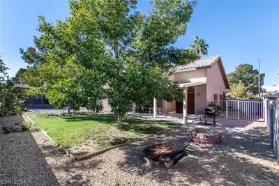 1140 Carefree Peak Court, Las Vegas, NV 89110 Yard
