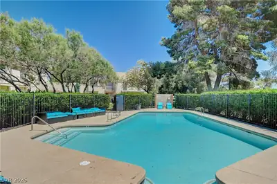 2867 Geary Place 3004, Las Vegas, NV 89109 Pool