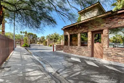 2867 Geary Place 3004, Las Vegas, NV 89109 Entrance Foyer