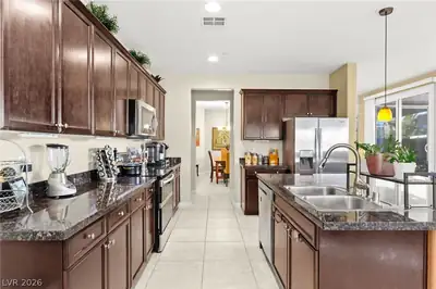 137 Blue Trout Avenue, Henderson, NV 89011 Kitchen