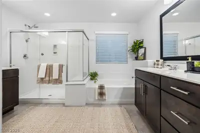 12298 Terrace Verde Avenue, Las Vegas, NV 89138 Primary Bathroom