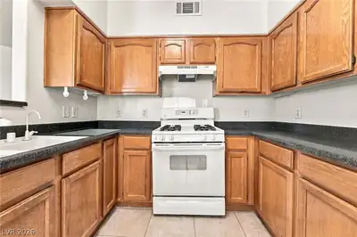 3400 Cabana Drive 2003, Las Vegas, NV 89122 Kitchen