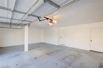 1687 Keepsake Avenue, Henderson, NV 89014 Garage