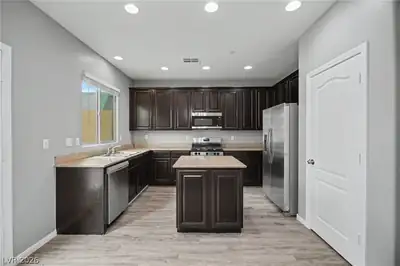 1079 Valley Light Avenue, Henderson, NV 89011 Kitchen