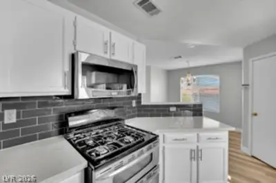 698 South Racetrack Road 1521, Henderson, NV 89015 Kitchen