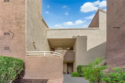5016 South Rainbow Boulevard 207, Las Vegas