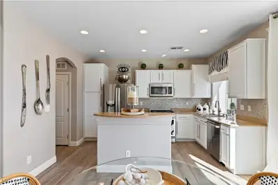 10464 Mulvaney Circle, Las Vegas, NV 89141 Kitchen
