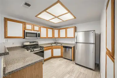 9470 Peace Way 101, Las Vegas, NV 89147 Kitchen