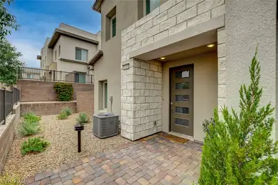 600 North Carriage Hill Drive 1035, Las Vegas, NV 89138 Entry