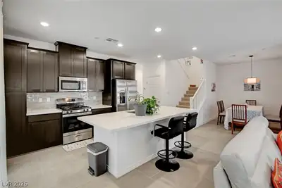 600 North Carriage Hill Drive 1035, Las Vegas, NV 89138 Kitchen