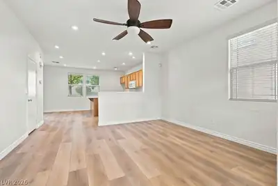10756 Bayview House Avenue, Las Vegas, NV 89166 Living Room