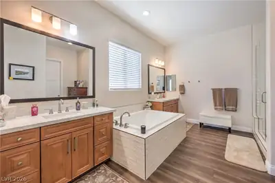 9800 Jewelflower Avenue, Las Vegas, NV 89149 Primary Bathroom