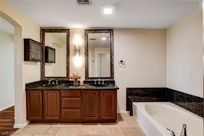 10730 Amber Ridge Drive 104, Las Vegas, NV 89144 Primary Bathroom