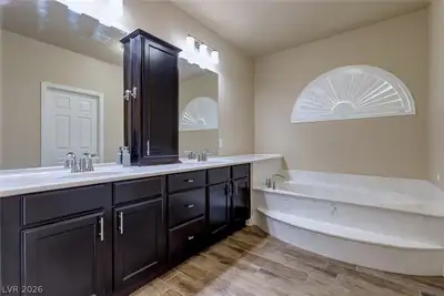 6403 Brandon Hills Court, Las Vegas, NV 89139 Primary Bathroom