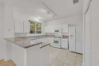 1008 Siena Hills Lane, Las Vegas, NV 89144 Kitchen