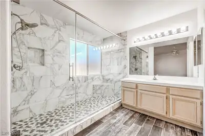 444 Richgold Street, Henderson, NV 89012 Primary Bathroom