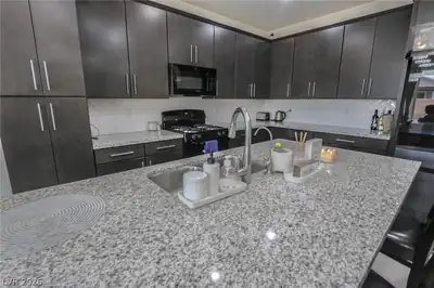 10048 Spelter Street, Las Vegas, NV 89183 Kitchen