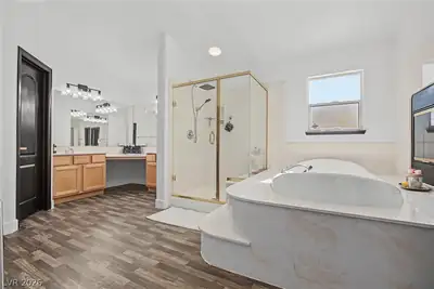 5560 Kings Row Court, Las Vegas, NV 89148 Primary Bathroom