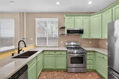 9745 Canterbury Creek Street, Las Vegas, NV 89183 Kitchen