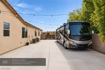8622 Amber Autumn Street, Las Vegas, NV 89131 