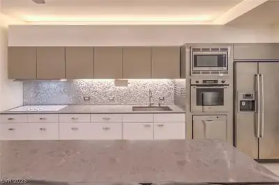 3726 Las Vegas Boulevard 1002, Las Vegas, NV 89158 Kitchen