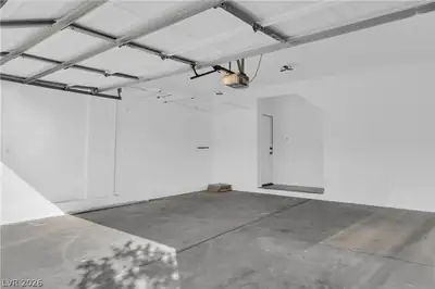 8889 Carradori Avenue, Las Vegas, NV 89148 Garage