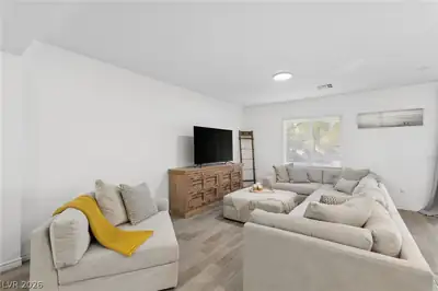 3976 Redwood Glen Court, Las Vegas, NV 89141 Living Room
