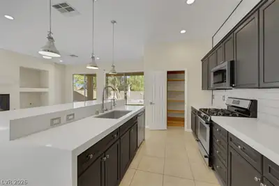 6 Weston Hills Road, Henderson, NV 89052 Kitchen