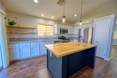 1098 Blitzen Drive, Henderson, NV 89012 