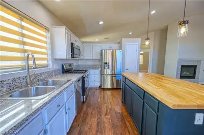 1098 Blitzen Drive, Henderson, NV 89012 