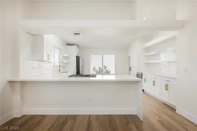 8036 Summer Harvest Avenue, Las Vegas, NV 89129 Kitchen