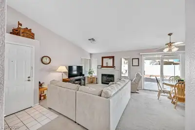 1722 Garden Path Court, Las Vegas, NV 89119 Living Room