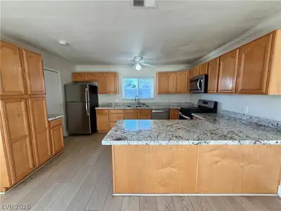 4521 Swandale Avenue, Las Vegas, NV 89121 Kitchen
