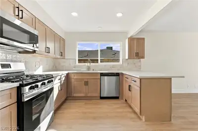 7301 Pinedale Avenue, Las Vegas, NV 89145 Kitchen