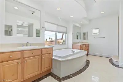 2846 Barrow Downs Street, Las Vegas, NV 89135 Primary Bathroom