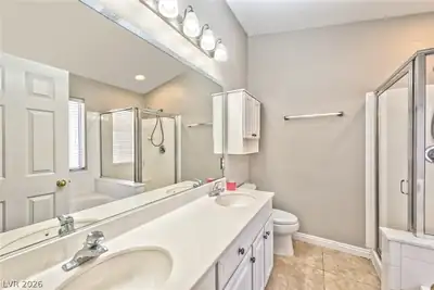 2146 Sunset Vista Avenue, Henderson, NV 89052 Primary Bathroom